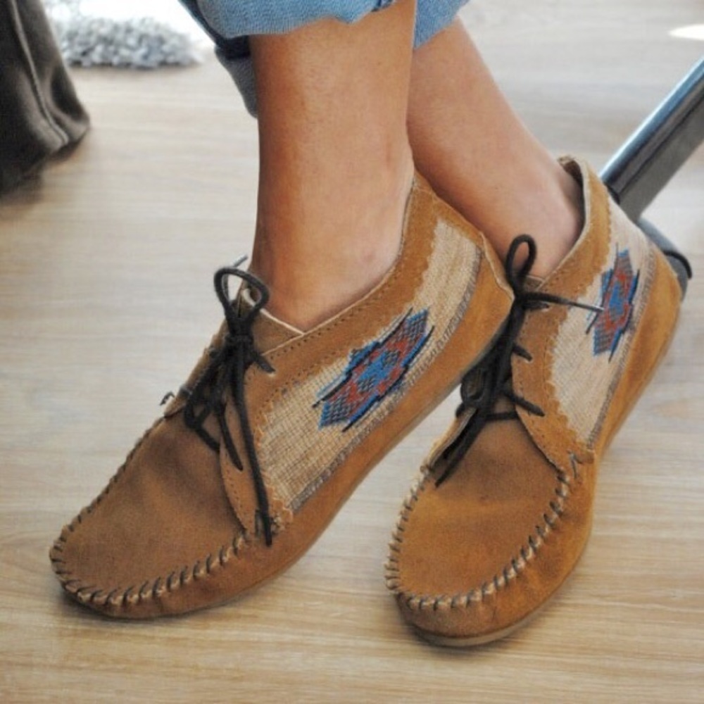 Minnetonka El Paso ankle boot taupe